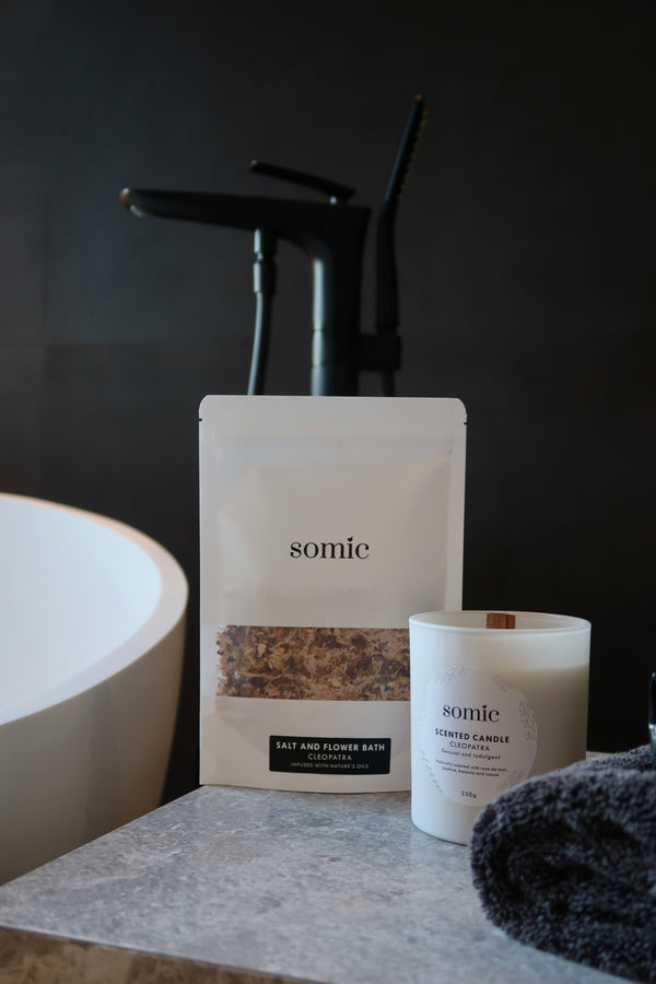Cleopatra Salt and Flower Bath